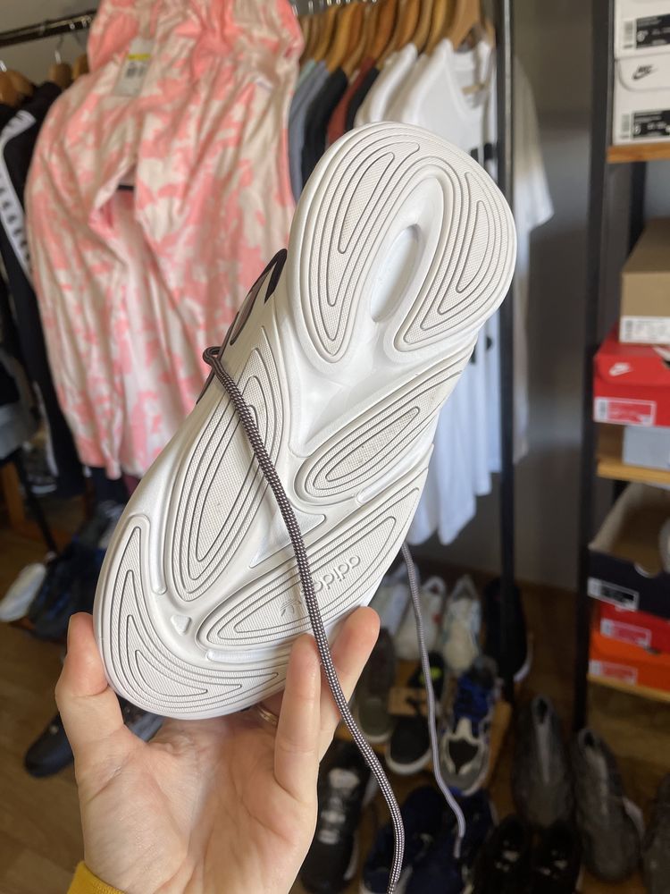 Adidas Ozelia 37.5