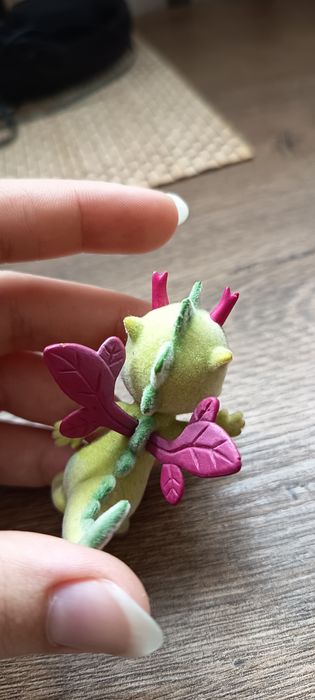 Figurka smoka safiras