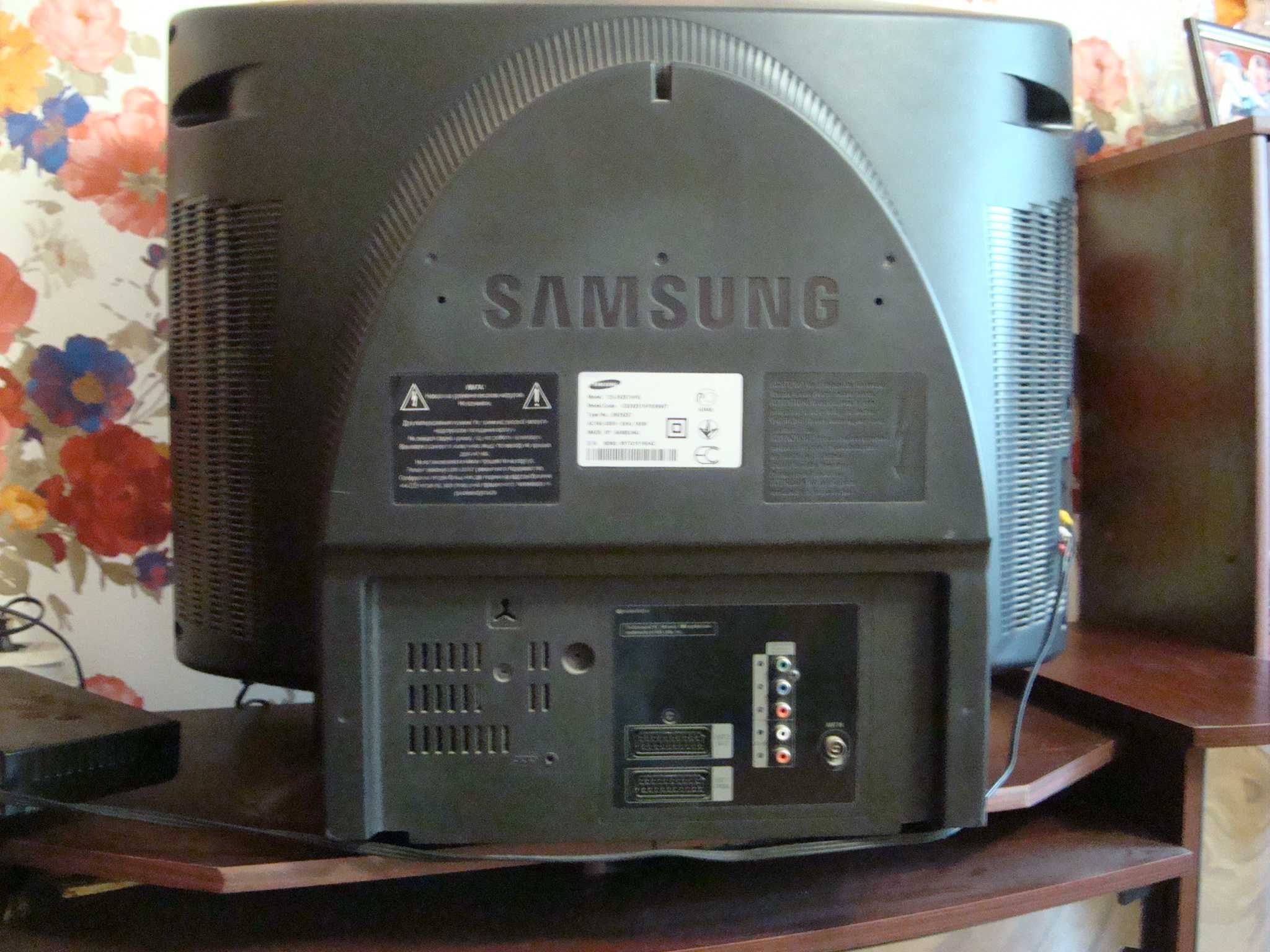 Телевізор Samsung 27 дюймів