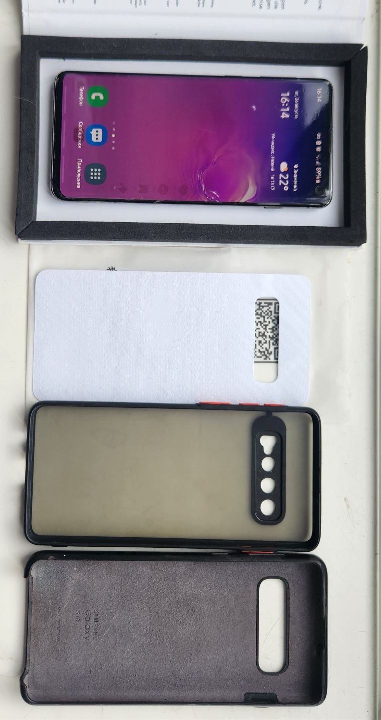 Продам смартфон ,Samsung  s10.