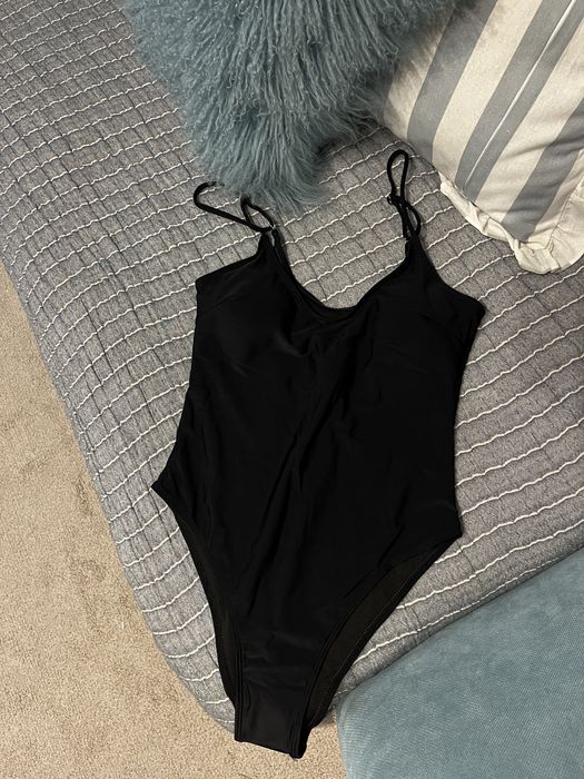 Купальник абсолютно новий, суцільний, М