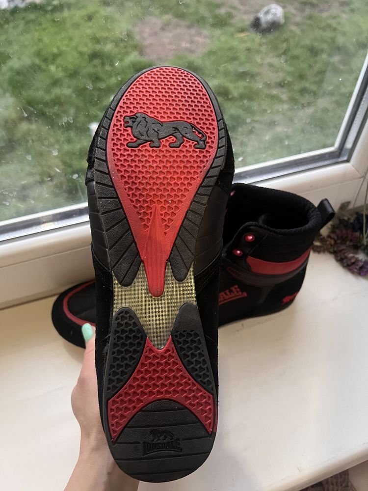Боксерки Lonsdale