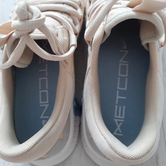 Оригінальні жіночі кросівки NIKE FREE METCON 5 WORKOUT SHOES BEIGE DV3