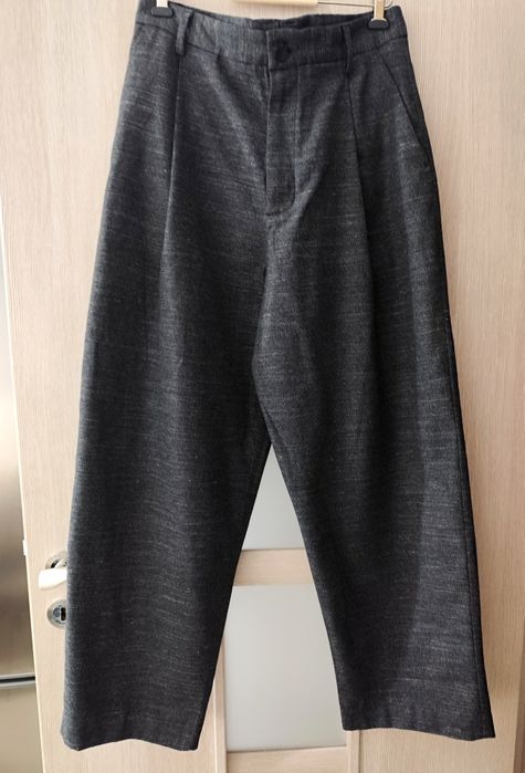 Spodnie rozm 42 z szerokimi nogawkami i wysokim stanem - ZARA