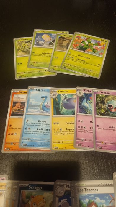 25 cartas Pokémon