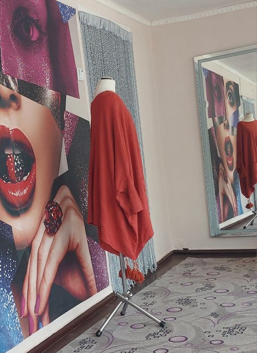 Женское кашемировое пончо терракотового цвета плюс сайз.