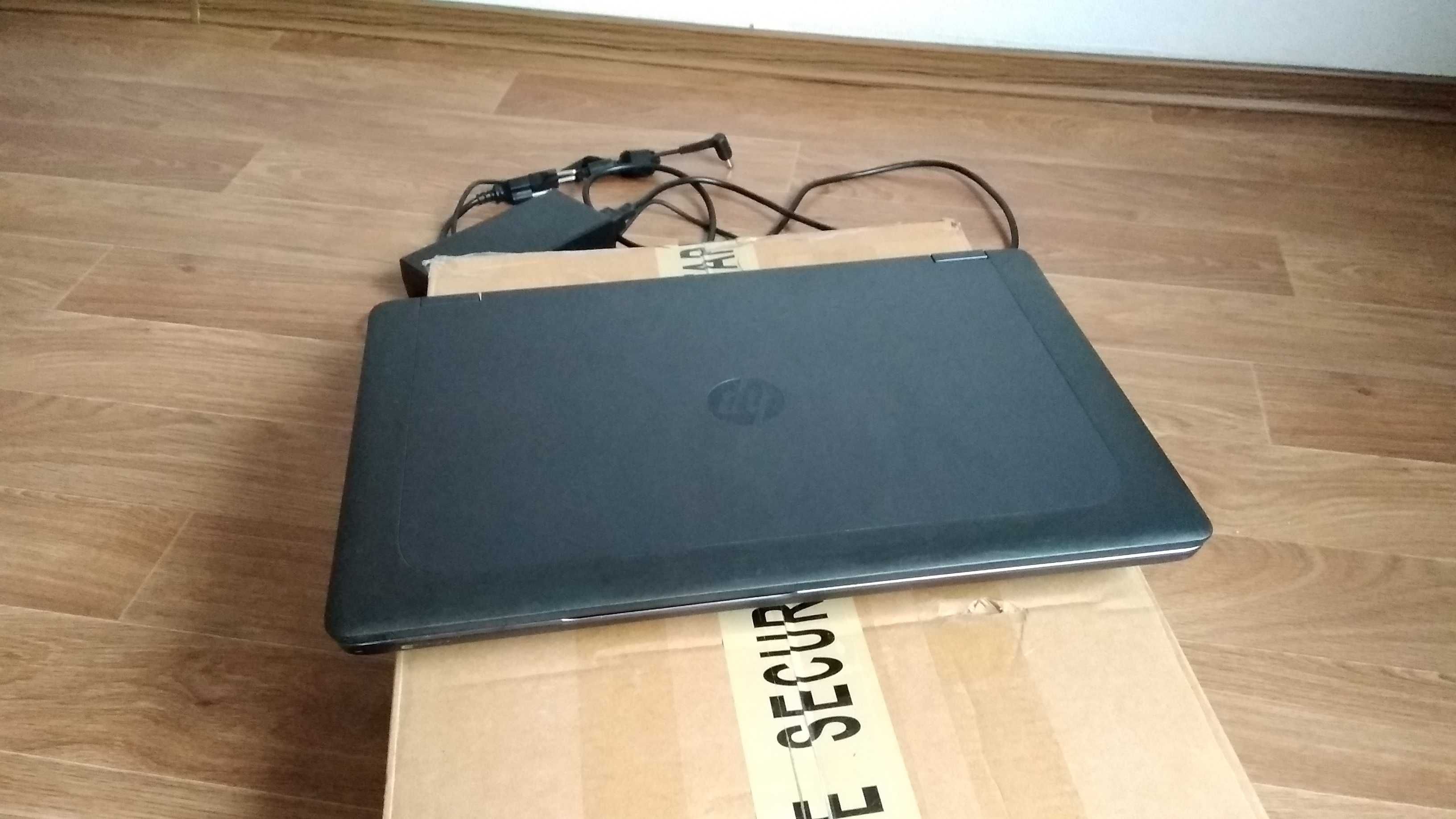 HP Zbook G2 17''FHD 8RAM-ddr3-1600 Nvidia Quadro 2Gb