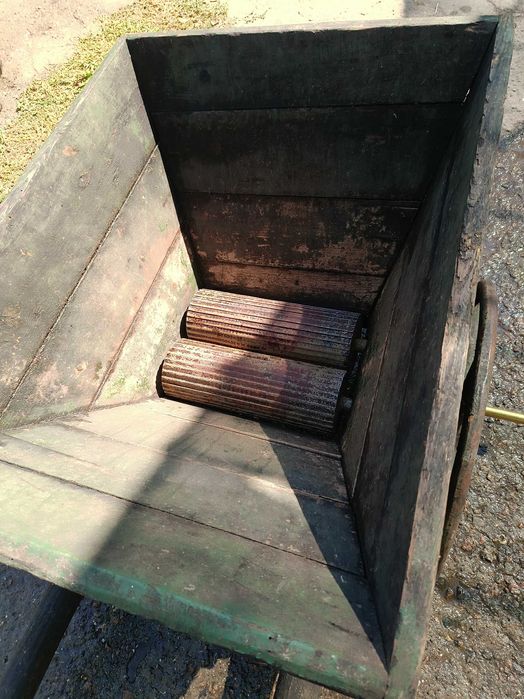 Дробилка для винограду