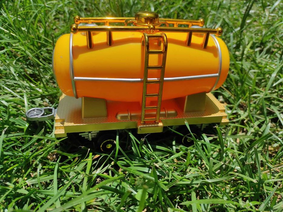 Залізна дорога експрес золота стріла