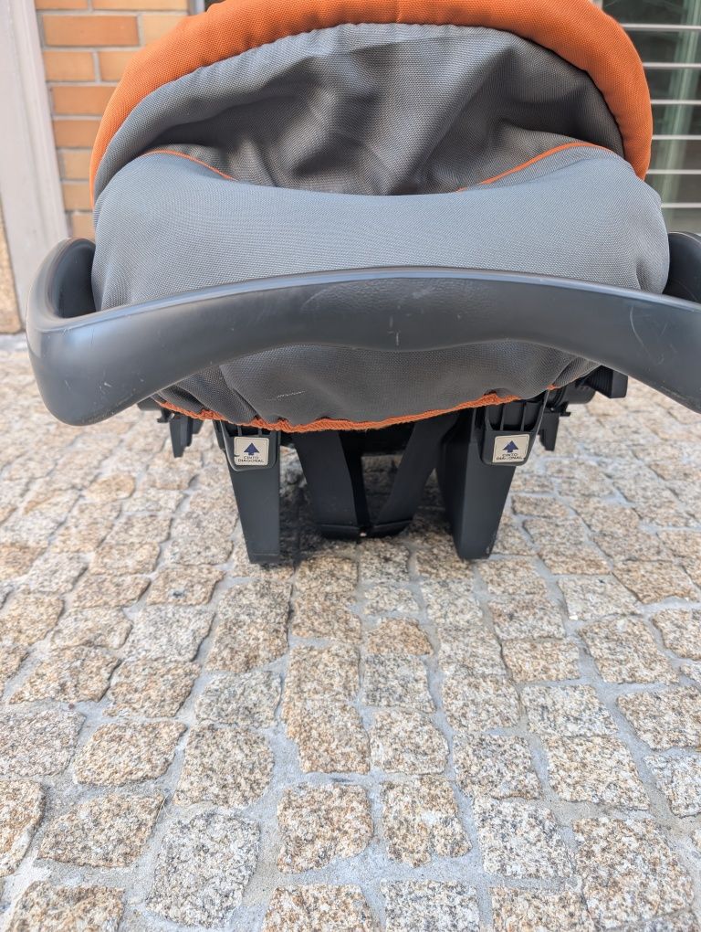 Primeira cadeira Bebé
