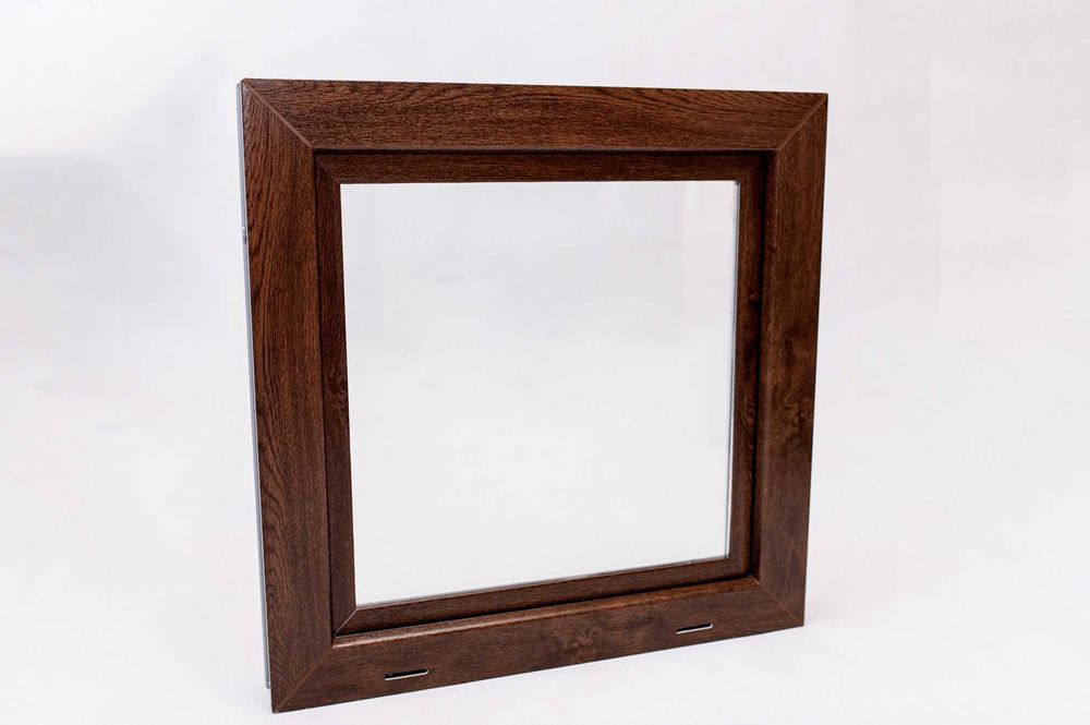 Okno 40 X 40 PVC gospodarcze od ręki orzech uchylne dwie szyby
