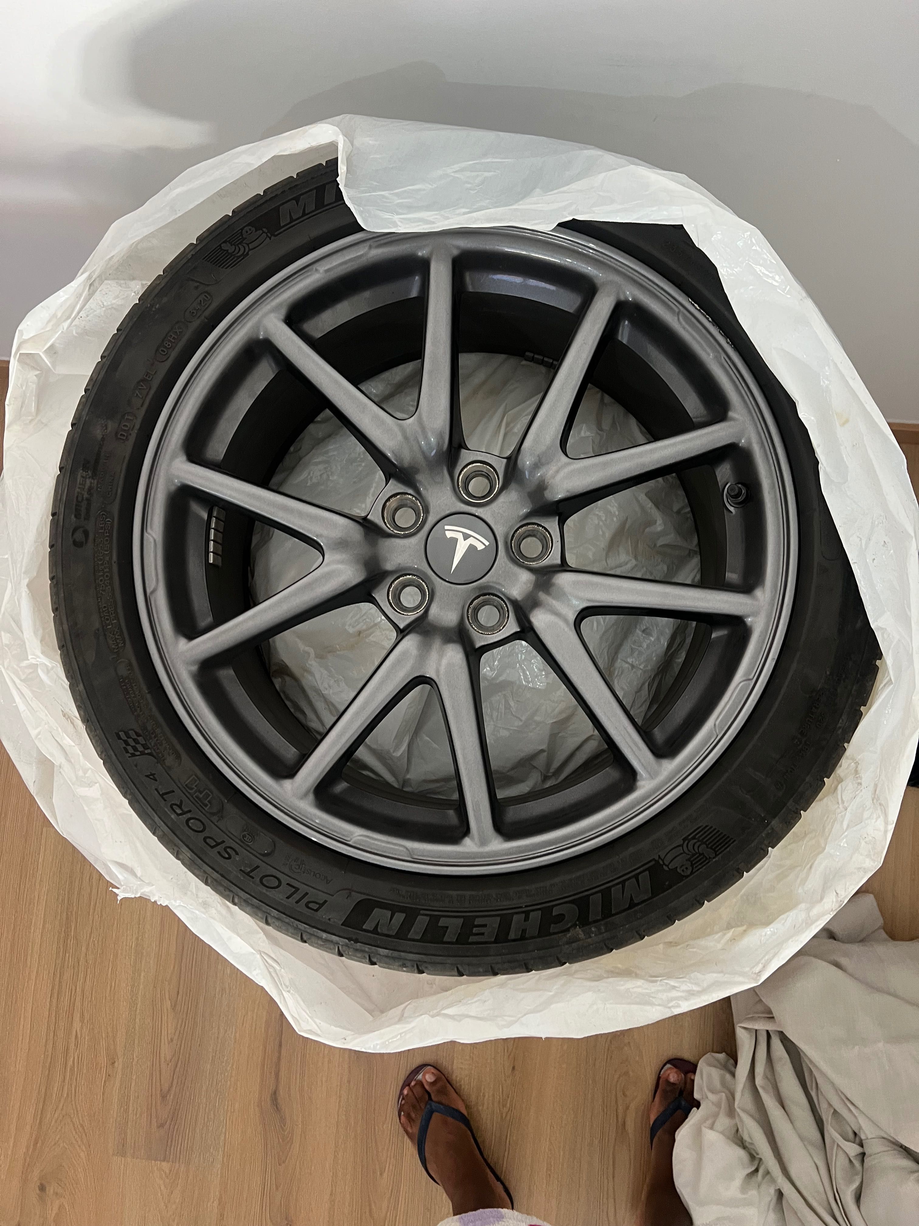 Pneus + Jantes 18 Tesla Model 3 novos