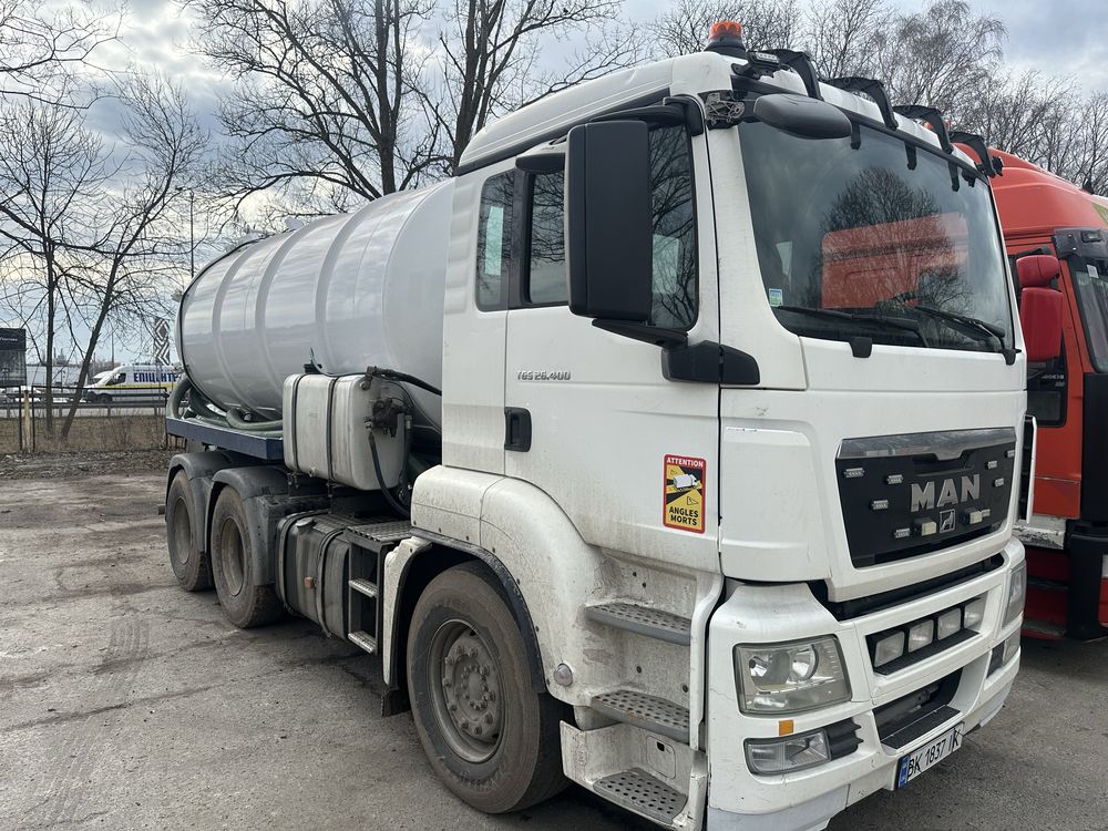 Послуги ассенізатора-мулососа .Пісок,мул 15м вглиб.Довгі рукави.