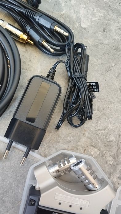 Продам zoom h4n pro +доп комплект