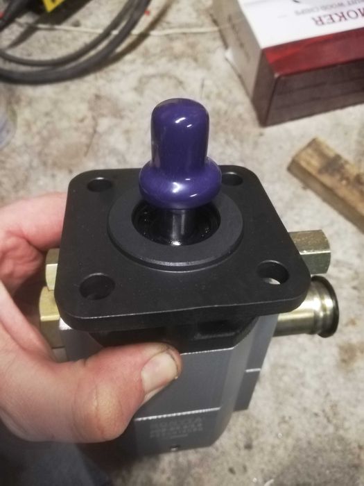 Pompa hydrauliczna łuparki rębaka