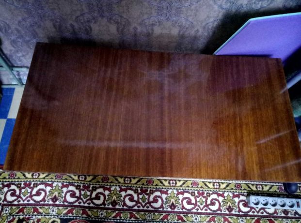 Журнальный стол деревянный