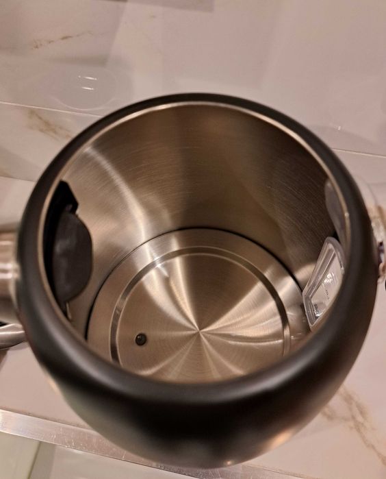 Czajnik Elektryczny Aigostar Regulacja Temperatury Mały Defekt Osłony