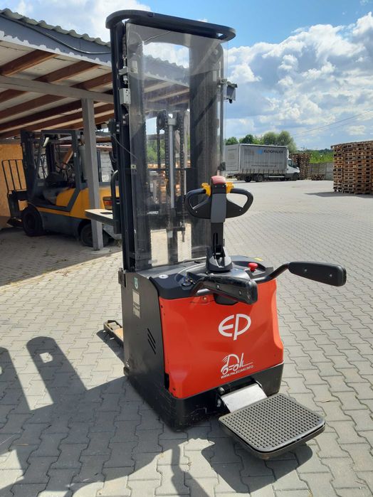 Elektryczny wózek podnośnikowy marki EP EQUIPMENT EP ES 16 RS