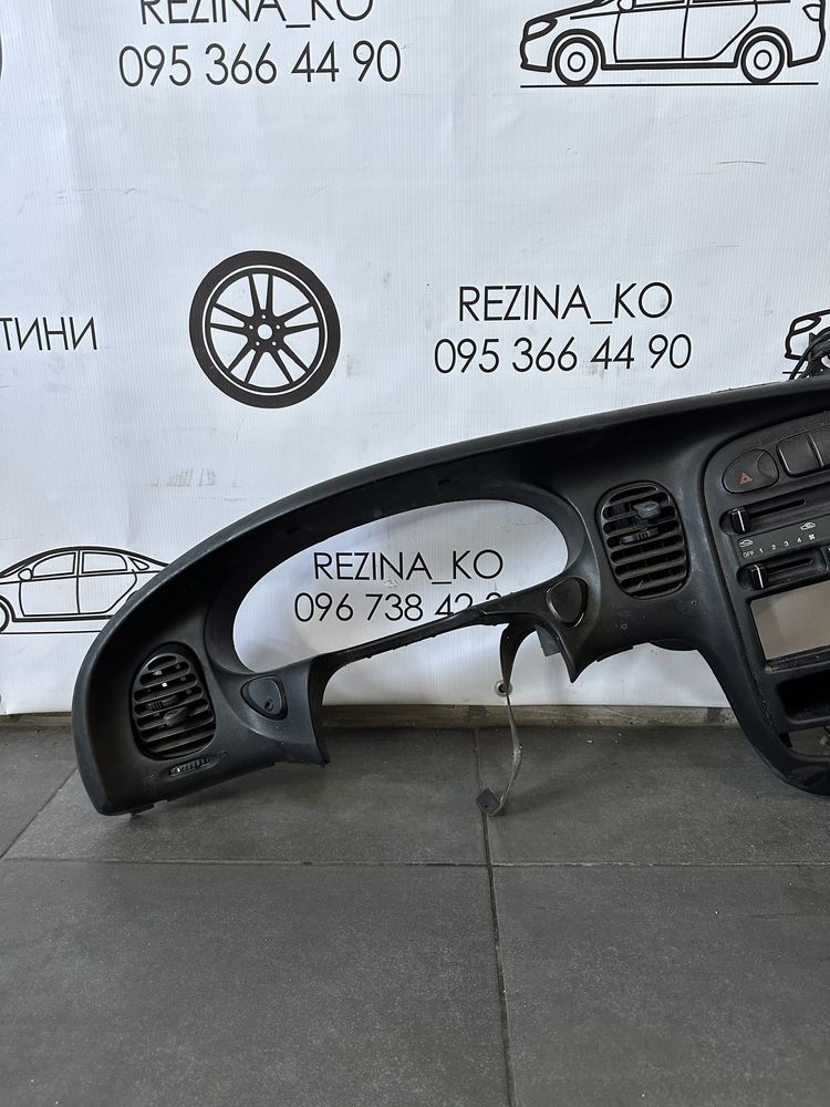 Кнопка склопідйомників Hyundai H200,H1 1996-2005 p.