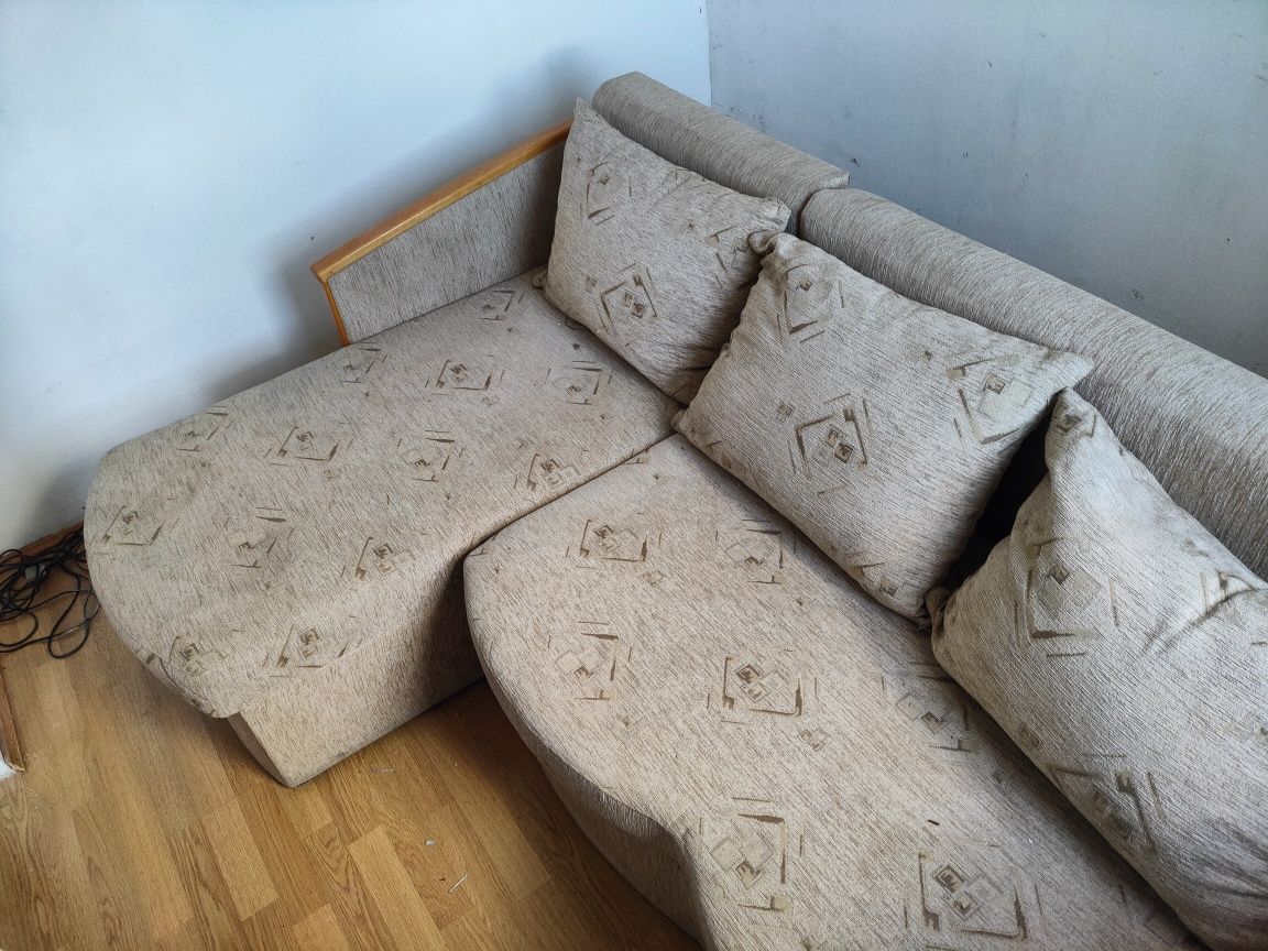 Używany narożnik z funkcją spania