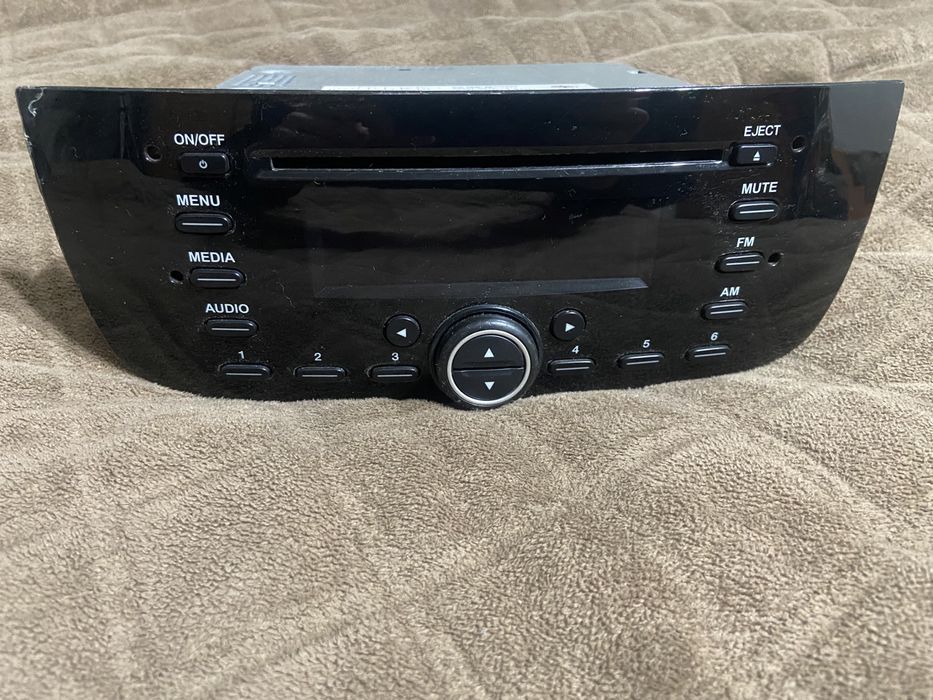 Магнитола cd fiat grande punto evo 7355354400