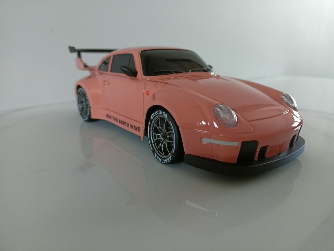 Zdalnie sterowany samochód do driftu z napędem na 4 koła