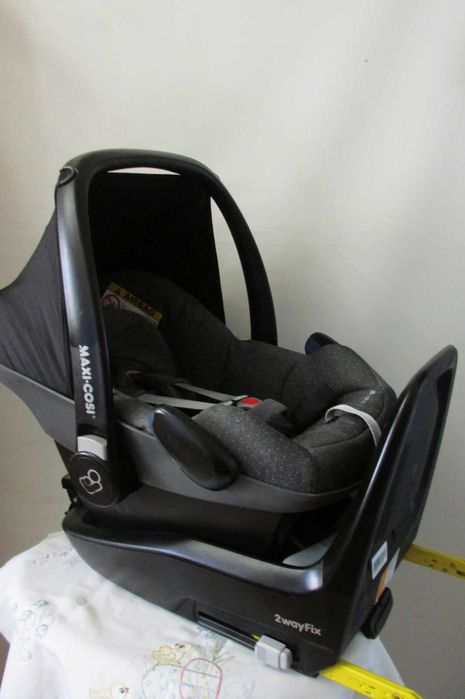 baza maxi cosi FAMILYFIX 2 nosidełko maxi cosi pebble 0-13 kg