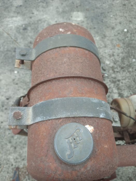 Motocultivador antigo a gasolina