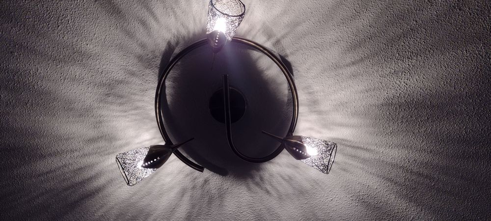 Lampa sufitowa kolor złoty 3 lampki+ żarówki LED