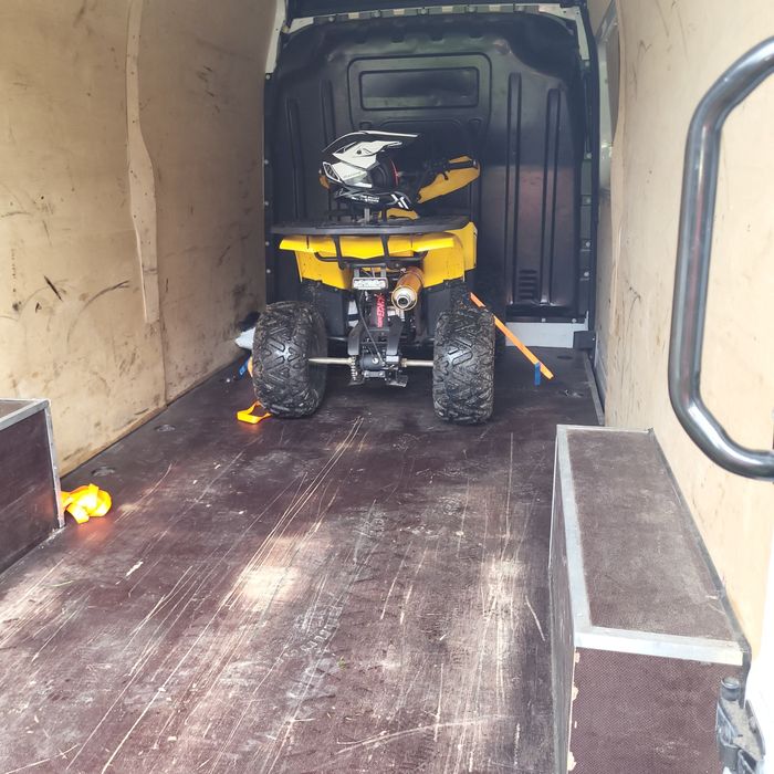 Wynajem Busa i usługi transportowe Renault Master 2.3