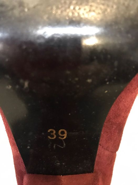 Жіночі довгі чоботи з каблуком