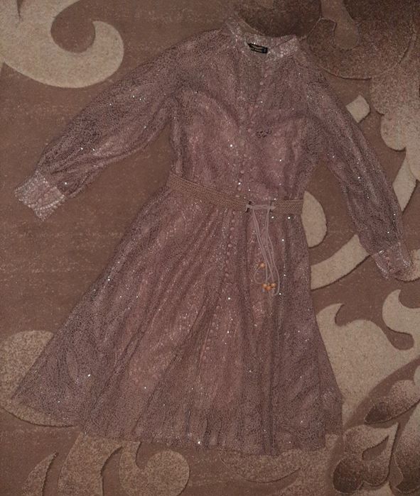 Красивое кружевное платье 46р