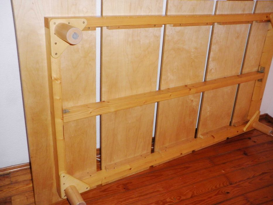 Estrado de cama em madeira de faia