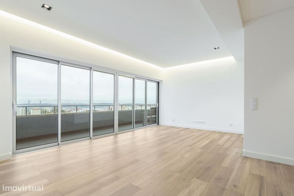 Apartamento T4 com vista, Restelo, Lisboa