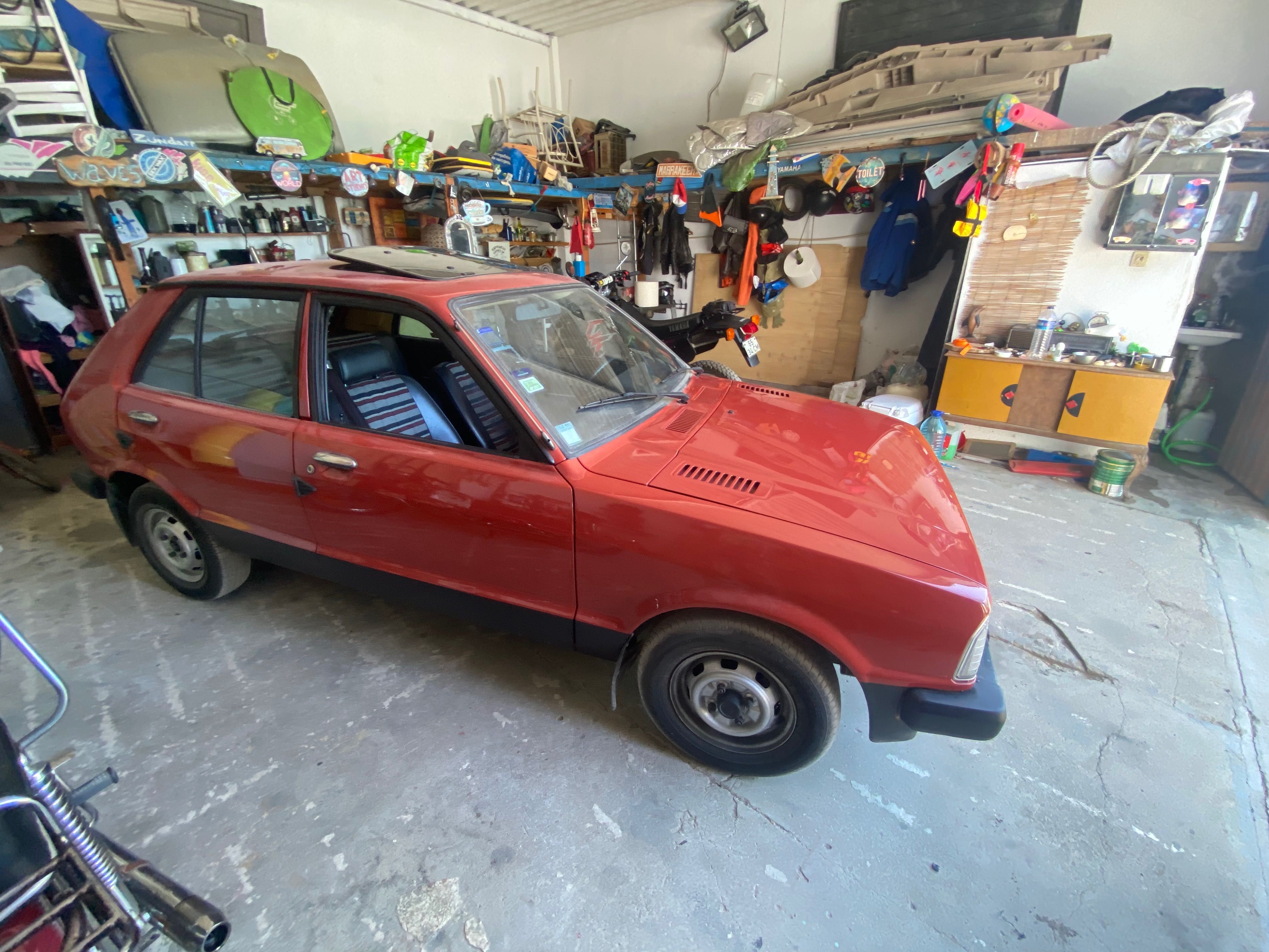 Daihatsu Charade xte 5speed ac