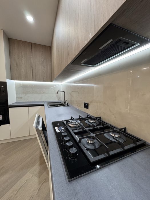 Продам шикарну 2 кім квартиру+відпочинкова у престижному ЖК, центр