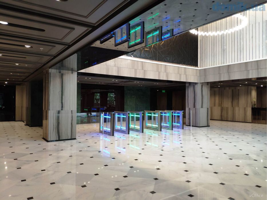 Продаж офісного приміщення 820 м² БЦ Sammit | Михайла Грушевського 9Б