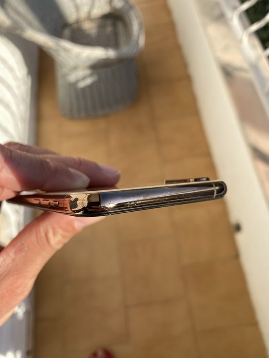 iPhone X dourado