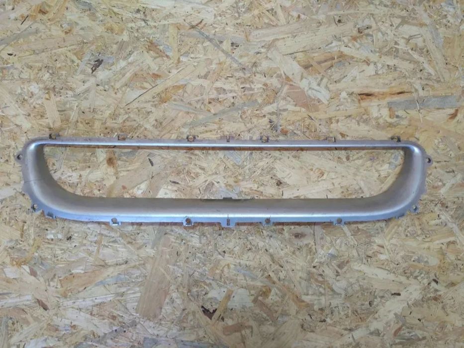 TOLEDO I KRATKA ATRAPA GRill chrom zderzak znaczek