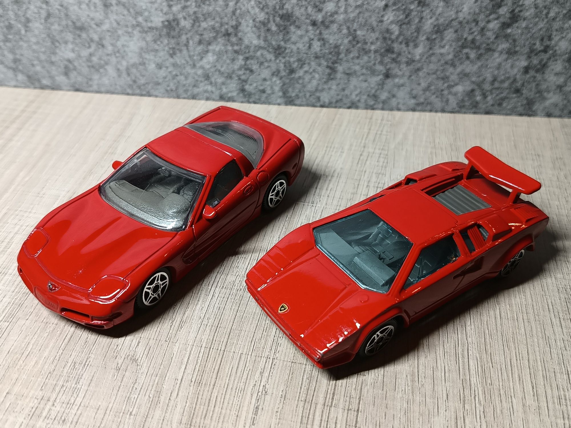 1:43 Chevrolet i Lamborghini Bburago