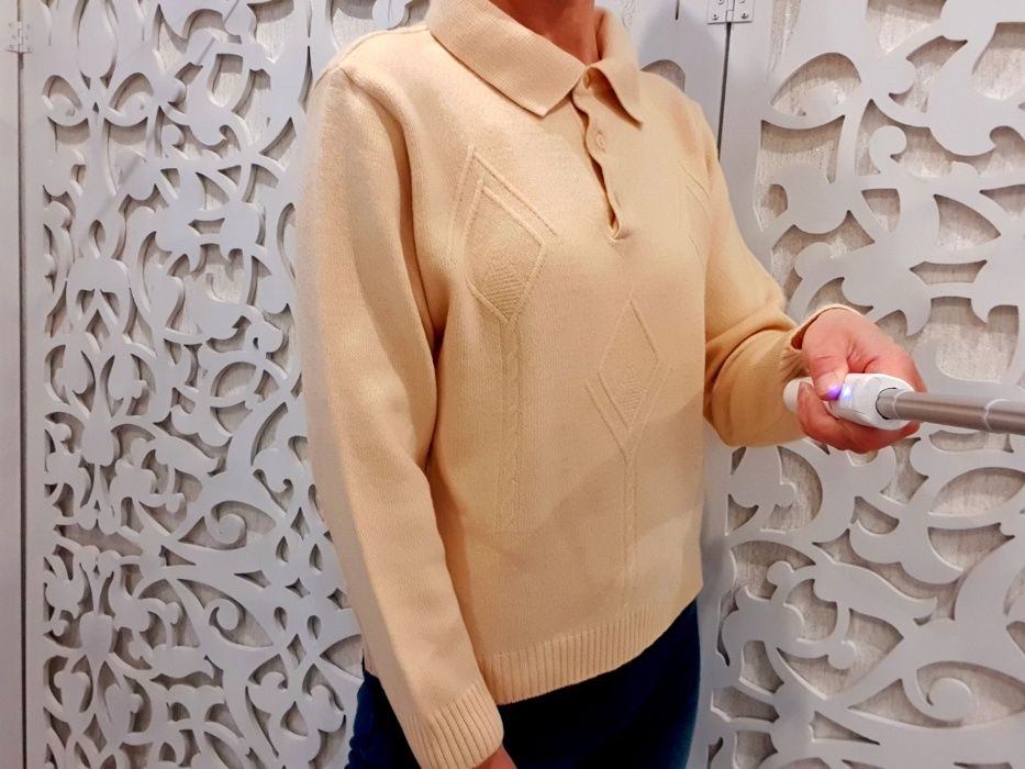 Новый женский свитер S/M из мериносовой шерсти шампань с воротником