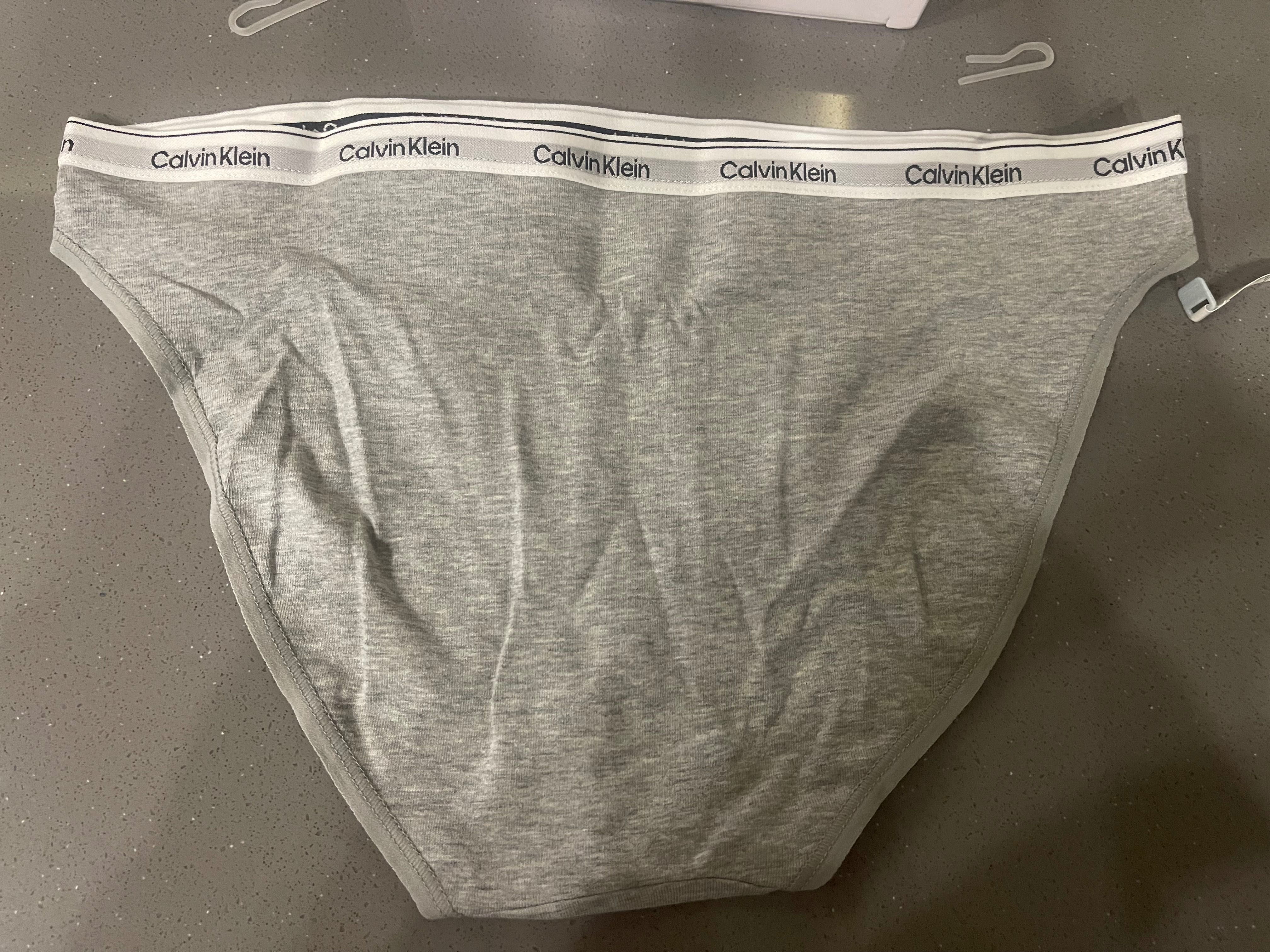 Calvin Klein . Набор трусиков 3 шт хлопок р М плюс еще одни в подарок