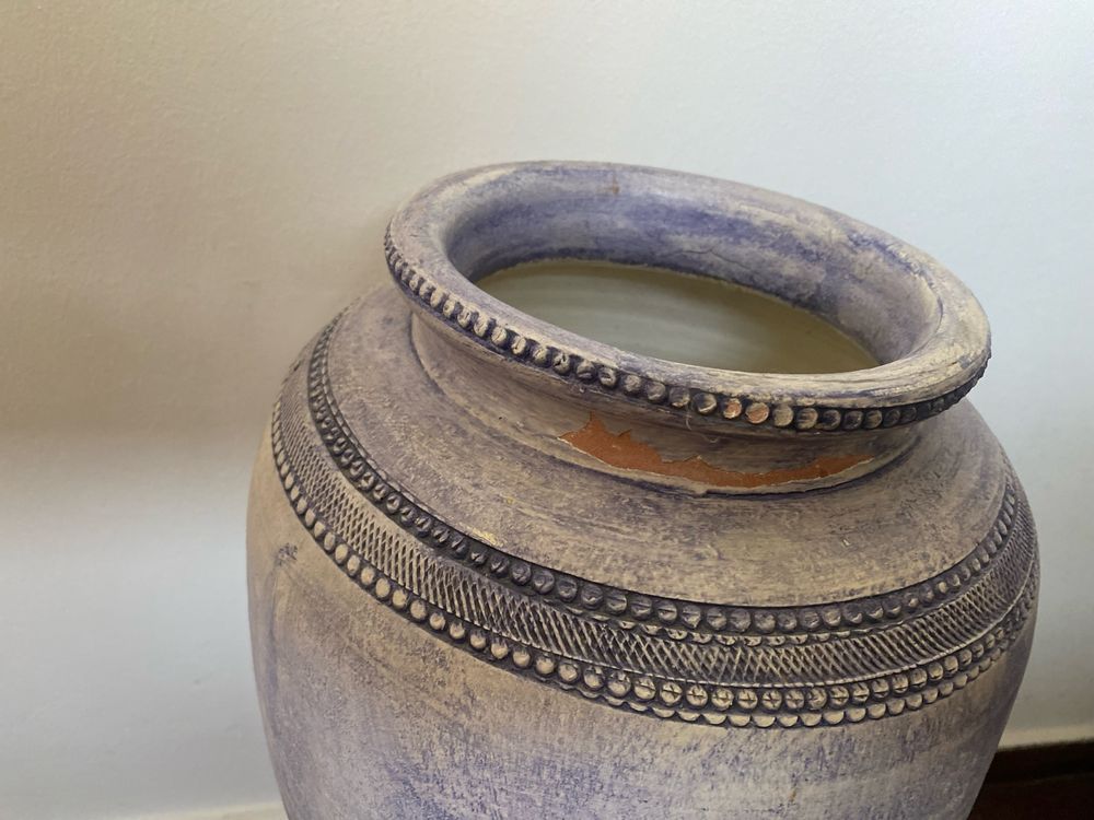 Anfora em terracotta em tons de azul
