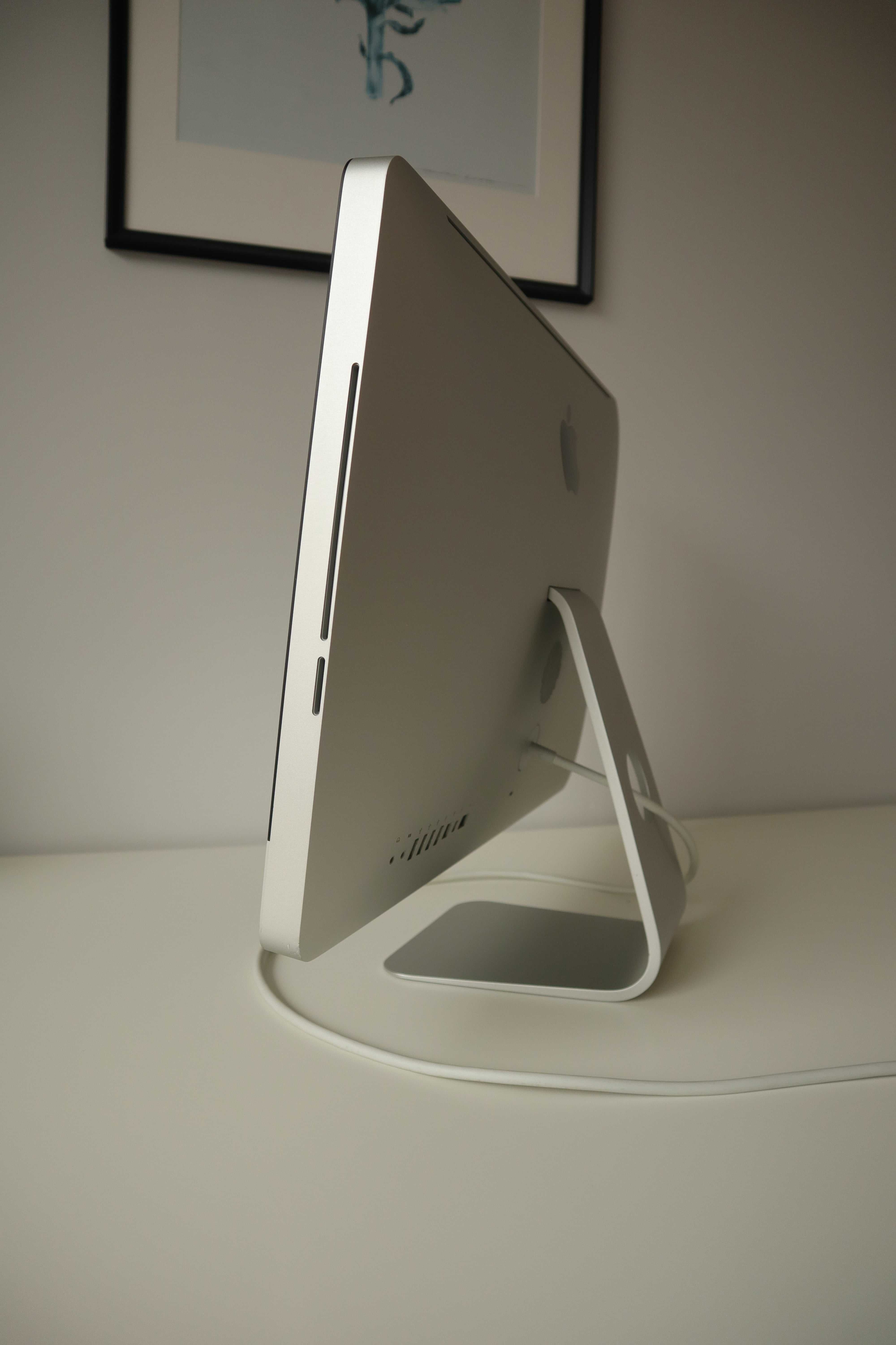 Apple iMac 21.5 cala, Intel Core i7, 16GB RAM, SSD, GPU z API Metal