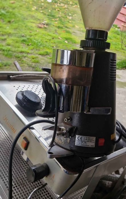 Maquina cafe 2 grupos e moinho