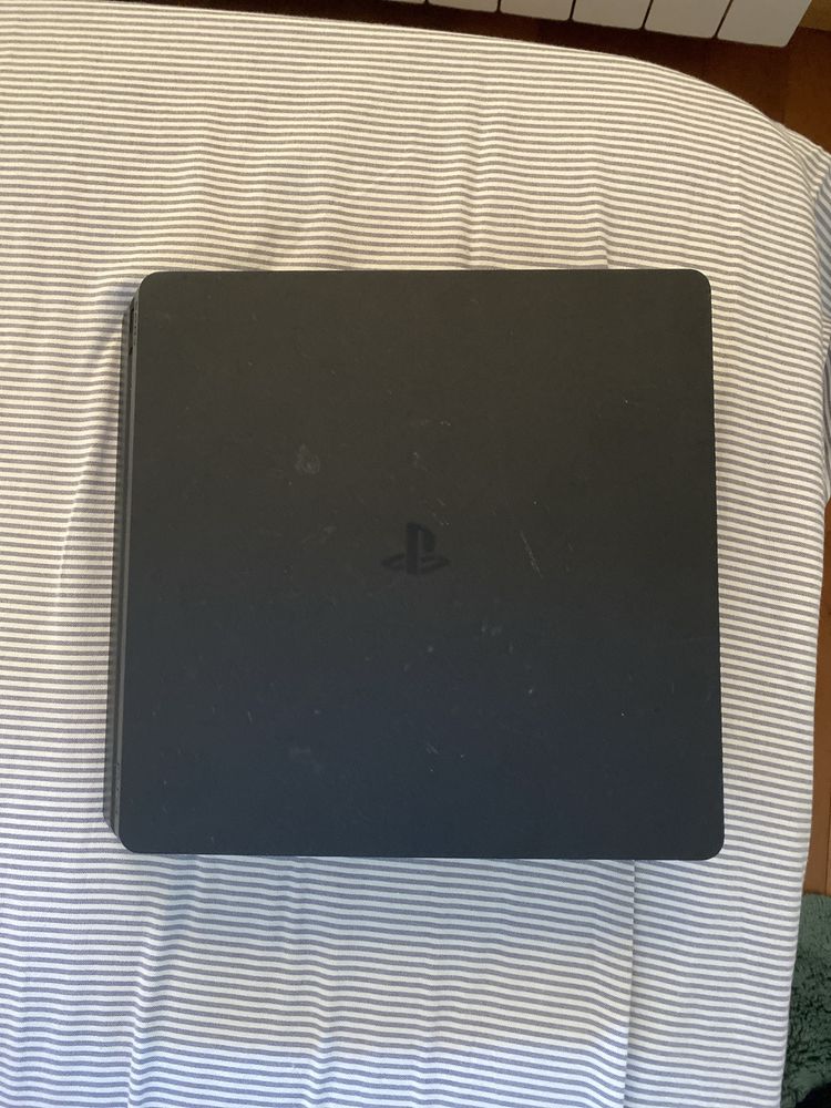 Playstation 4 slim