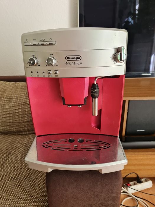 Кавомашина "Delonghi"