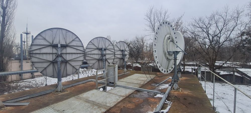 Супутникова антена 2.4м