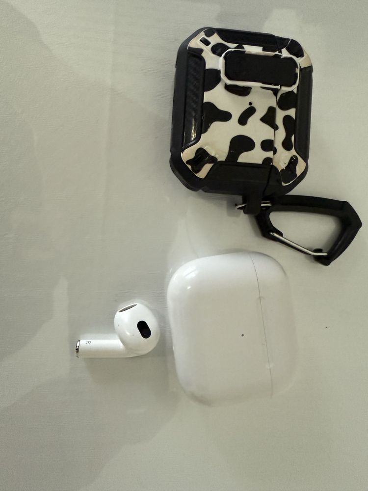 Оригінальний навушник правий Airpods 3 з MagSafe Charging Case (MME73)