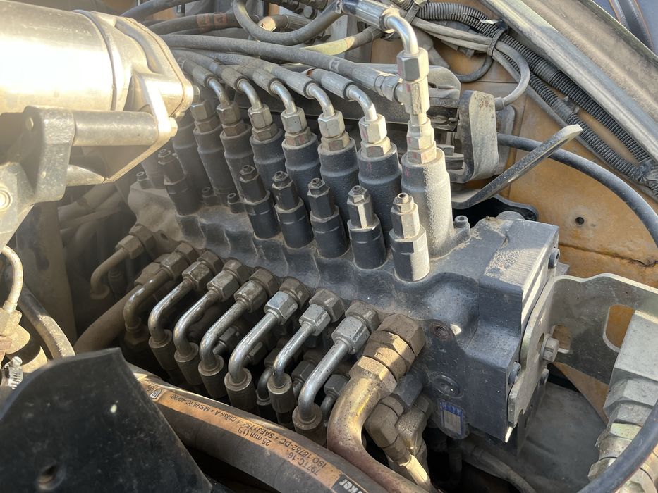 Sprzedam    JCB 8085